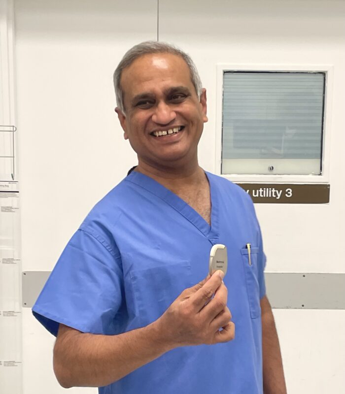 Dr Ashish Gulve showing the Inceptiv™ device