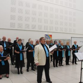 Terry Bytheway and The Odell Choir